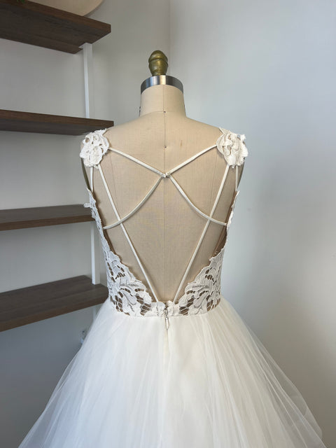 B / Hayley Paige Blush 1600 Size 10
