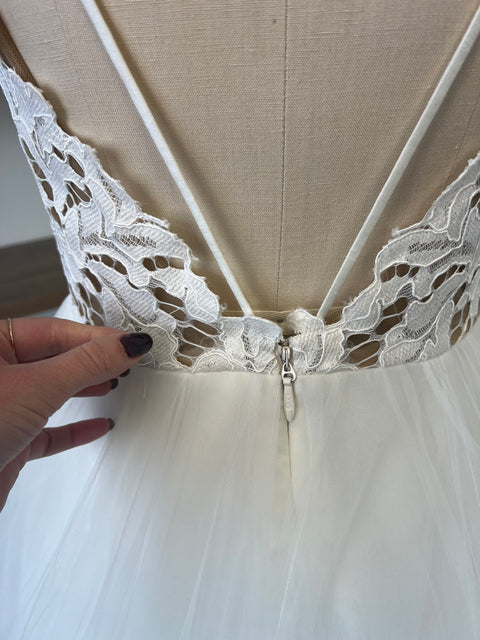 B / Hayley Paige Blush 1600 Size 10