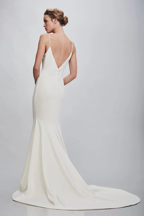 B / Theia Bruna Size 8