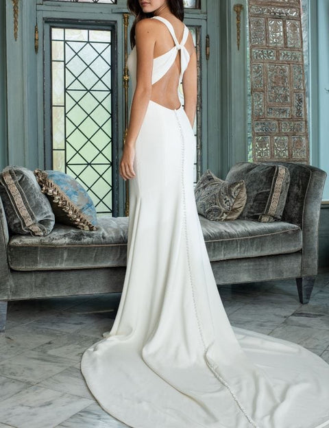 C / Theia Gloria Size 8