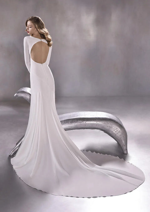 A / Atelier Pronovias River Size 10