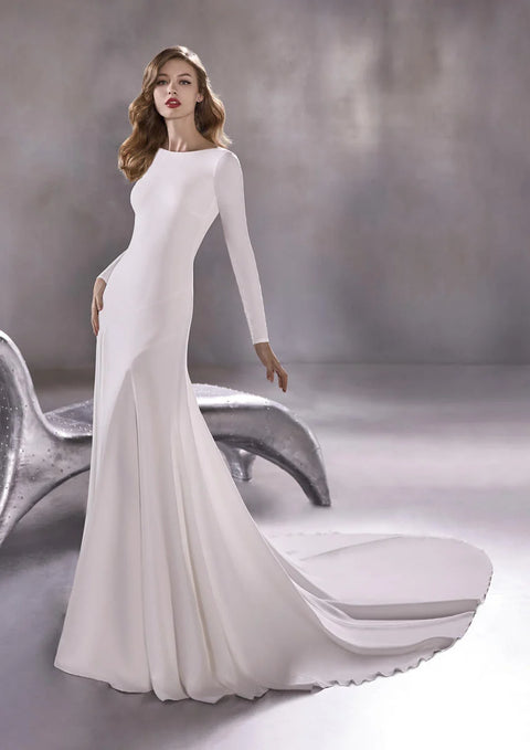 A / Atelier Pronovias River Size 10